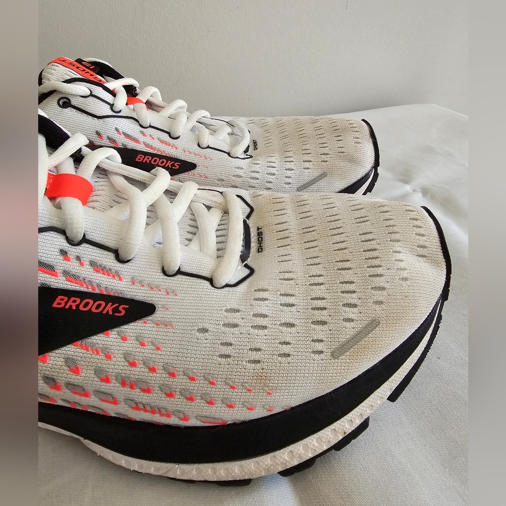 BROOKS Ghost 13 Womens White Athletic Running Shoes, Sneakers - Picture 4 of 10